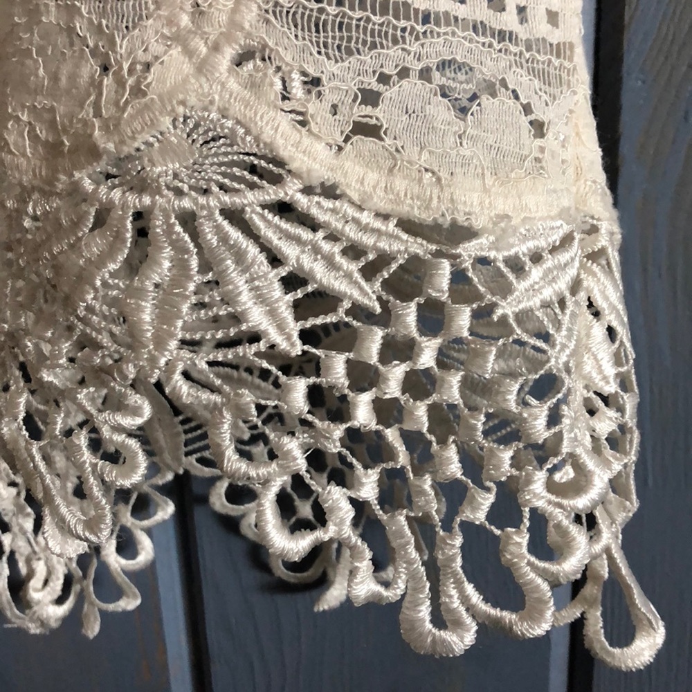 White Windsor Lace Detail Top - Picture 5 of 5